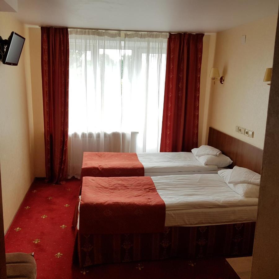 Amaks Premier Hotel Bobruisk Exterior photo