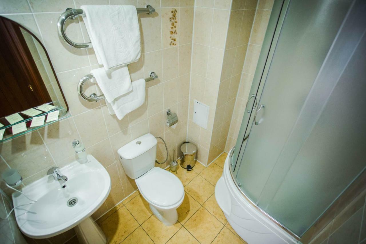 Amaks Premier Hotel Bobruisk Exterior photo