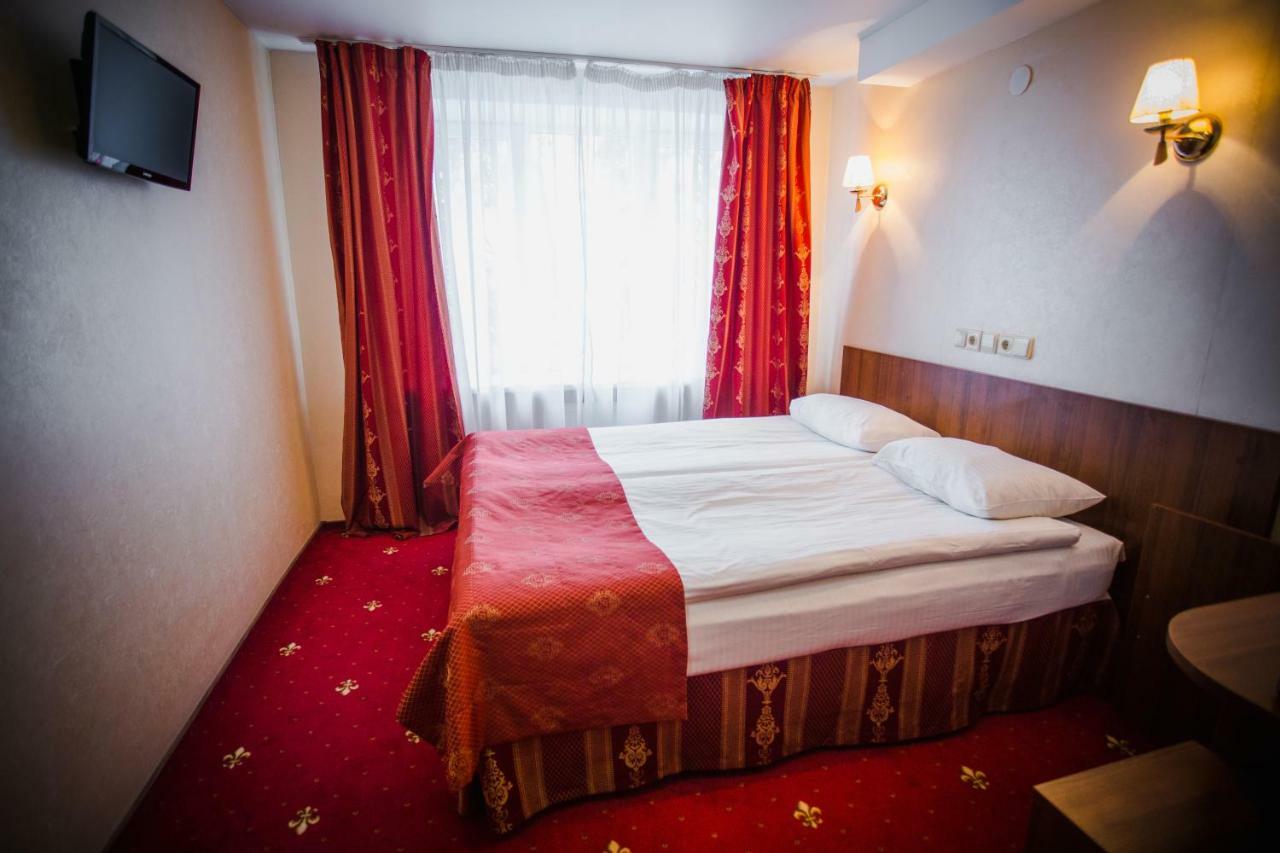 Amaks Premier Hotel Bobruisk Exterior photo