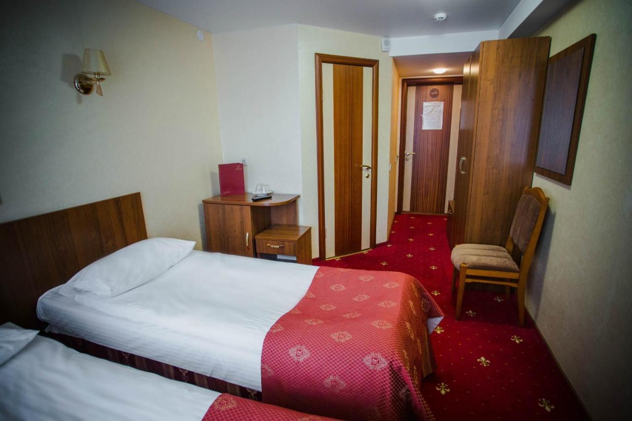 Amaks Premier Hotel Bobruisk Exterior photo