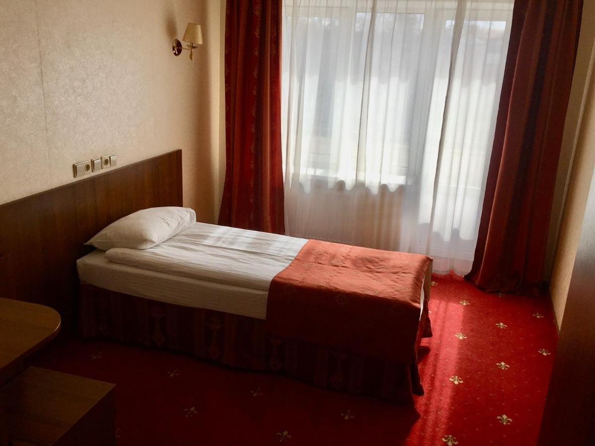 Amaks Premier Hotel Bobruisk Exterior photo